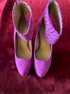 Shoe Dazzle Fuchsia Ankle-Strap Stud Pumps